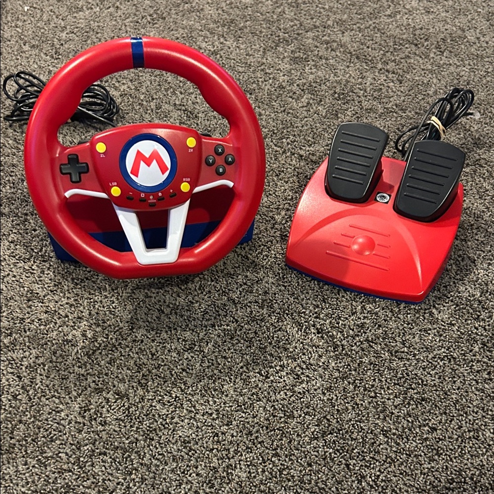 Mario Kart Gaming Steering Wheel and Pedals Set